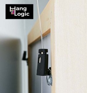 Photo of Artiteq 1 mm Perlon hanging wire with 1 mm Micro Grip Hook and D-ring all used to hang a picture.