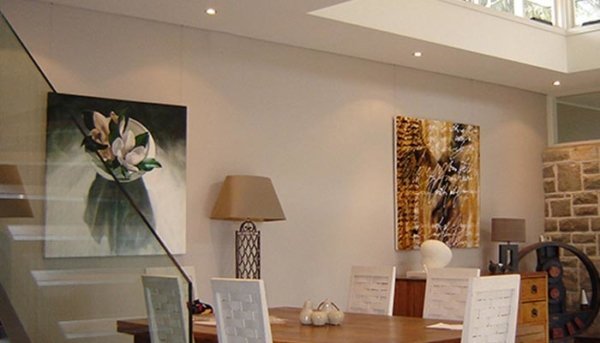 Built-in picture hanging system- the Artiteq Art Strip picture hanging rail