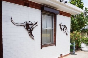 hanging-heavy-art-brick-wall-hang-logic Hanging heavy picture or art on brick walls