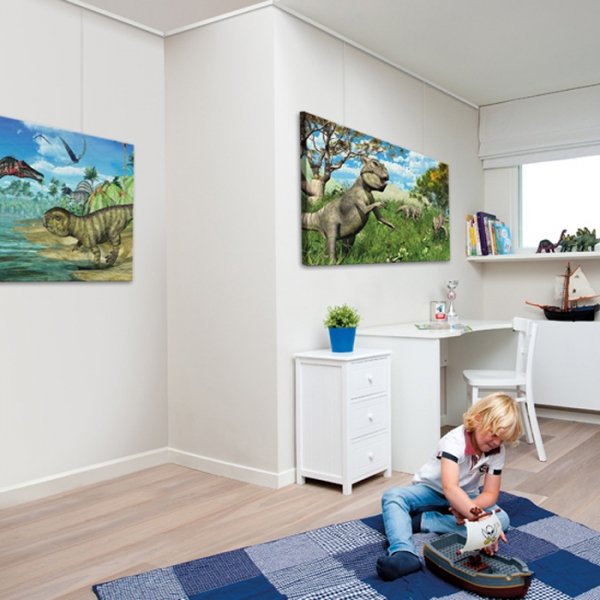 Click rail by Artiteq installed close to the ceiling