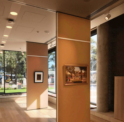 Picture Hanging systems on modular walls